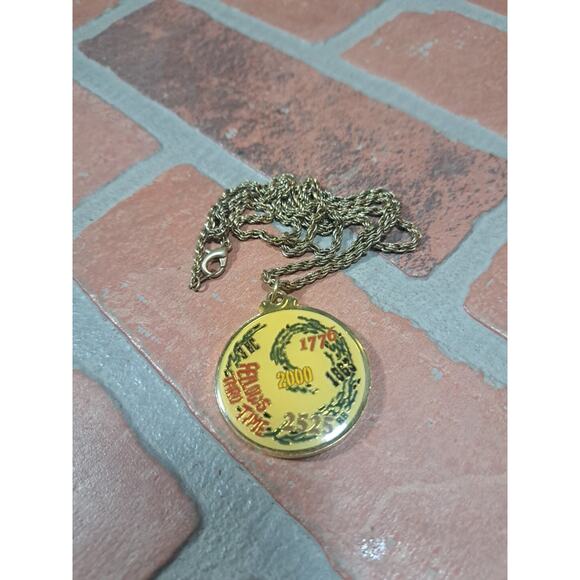 Fifty Funny Fellows 2000 Mardi Gras Doubloon Necklace Mobile Alabama - Picture 1 of 2